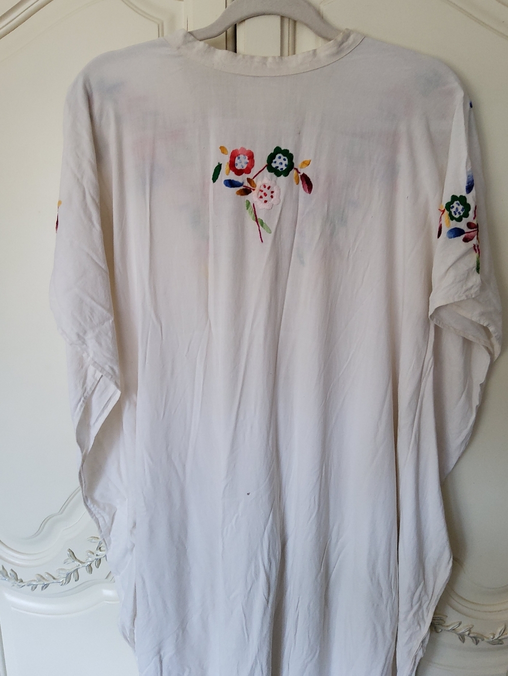 1960s Embroidered White Boho Caftan - Picture 8 of 9